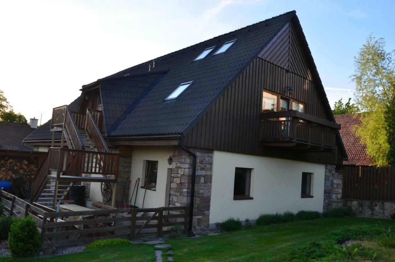 Ferienwohnung Nocleharna Na Stodole Zdarky Exterior foto