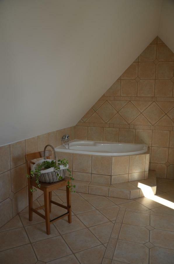 Ferienwohnung Nocleharna Na Stodole Zdarky Exterior foto